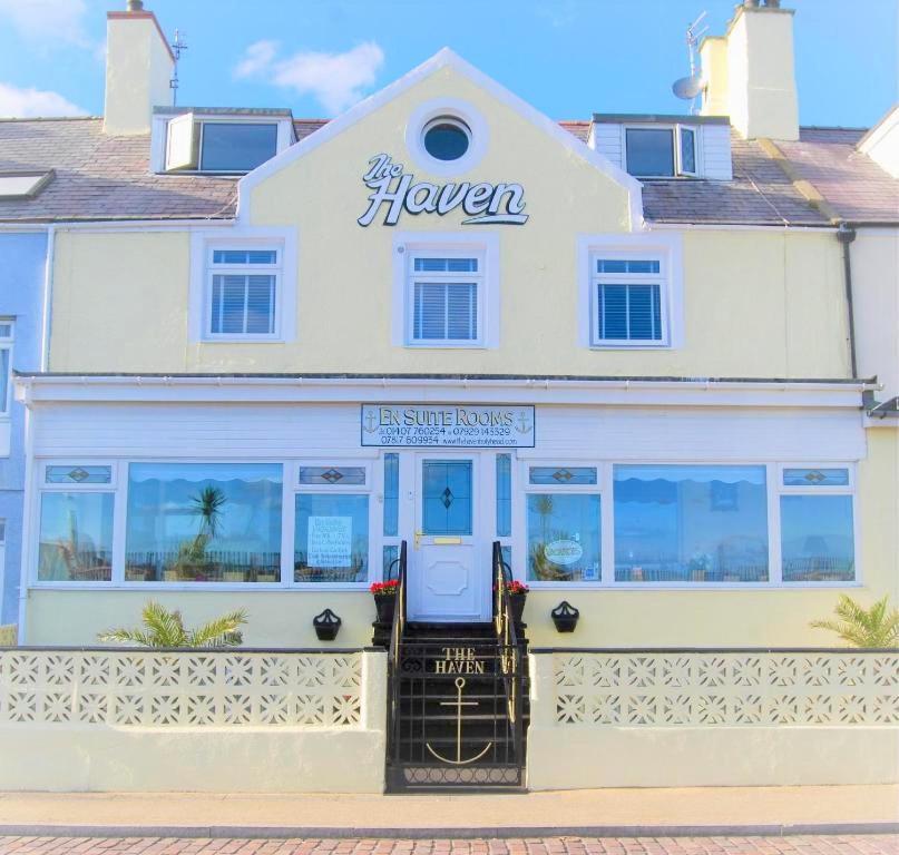 Hotel The Haven Holyhead Exterior foto